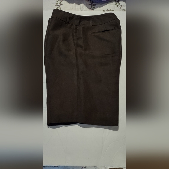 Loft Linen Blend Bermuda Shorts - Picture 9 of 9